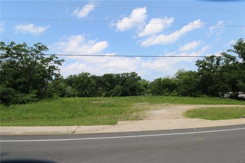 1019 E Springfield Road Sullivan MO 63080