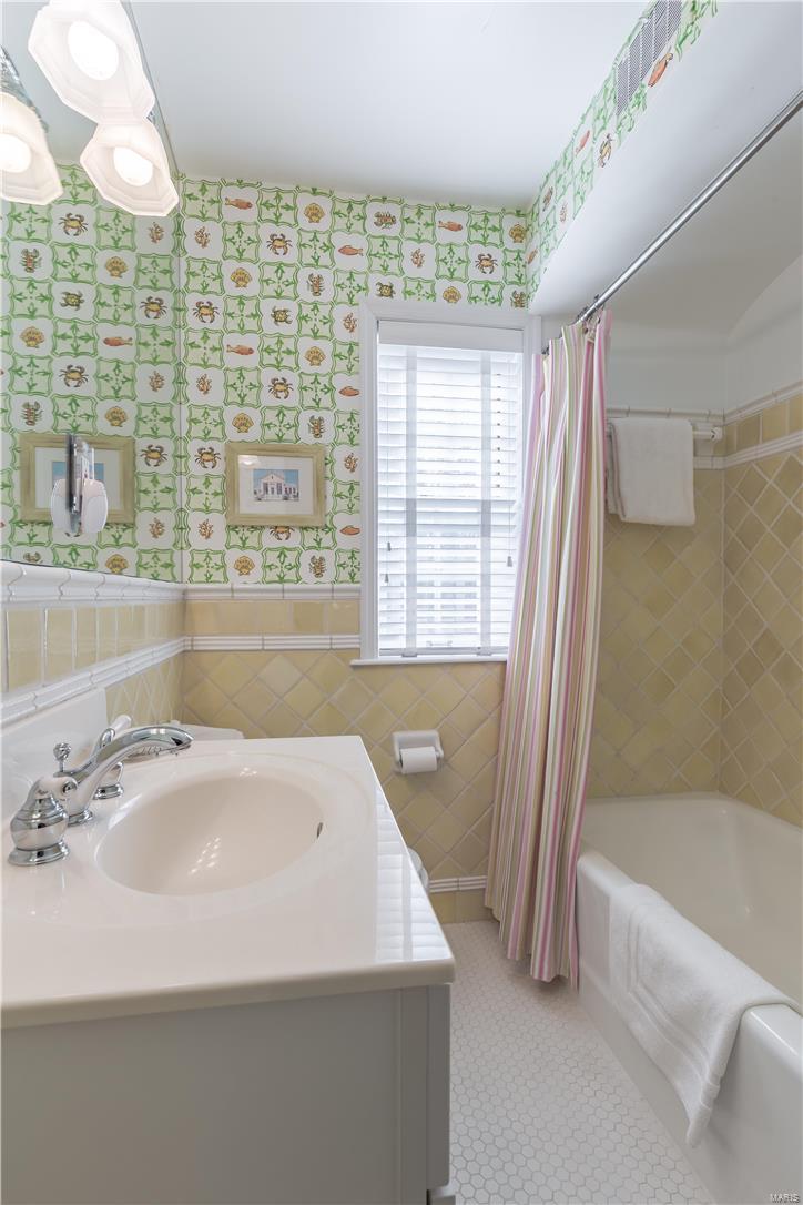 Loren Woods - Residential