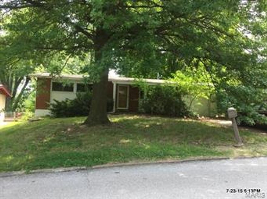 Investment opportunity that needs some work. Home features nice sized rooms, a large kitchen, and a full basement. Home to be sold as-is. No repairs, warranties, disclosures or inspections provided by the seller. SpecialListingConditions: Foreclosure