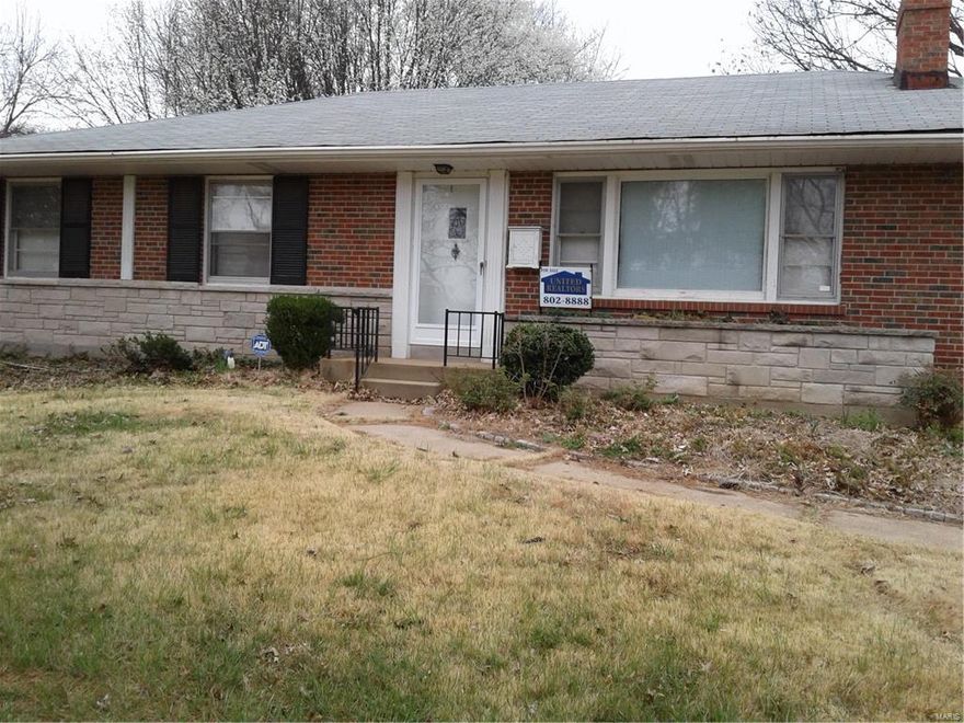 Price has been drop drastically.  Priced to Sale. This Ferguson Gem has great curb appeal, beautiful backyard with mature trees.
Freshly painted, Beautiful hardwood floors, new furnace , new hot water heater. Make you appointment today!!! Additional Rooms: Sun Room