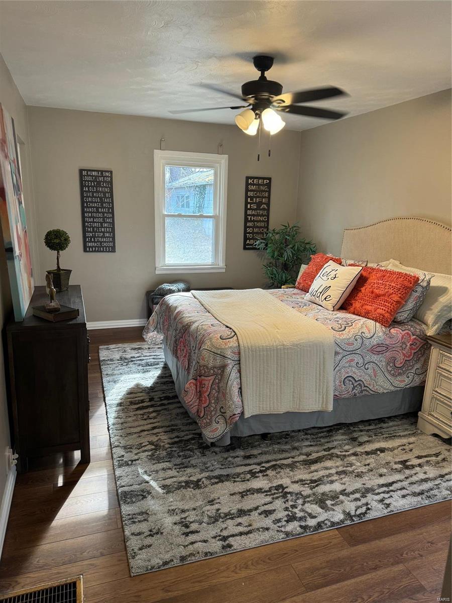 Alton, Illinois 62002, United States, 3 Bedrooms Bedrooms, ,2 BathroomsBathrooms,Residential,Pending,23711