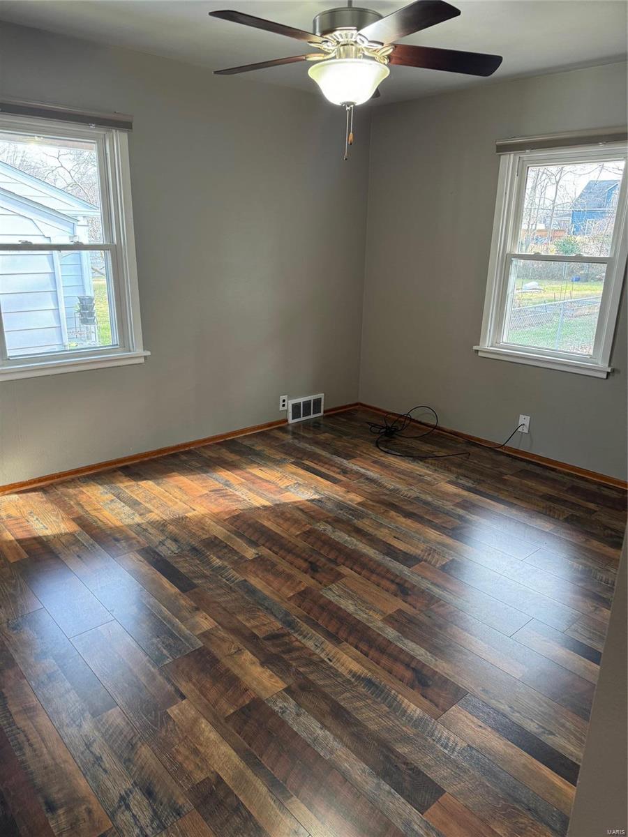 Alton, Illinois 62002, United States, 3 Bedrooms Bedrooms, ,2 BathroomsBathrooms,Residential,Pending,23711