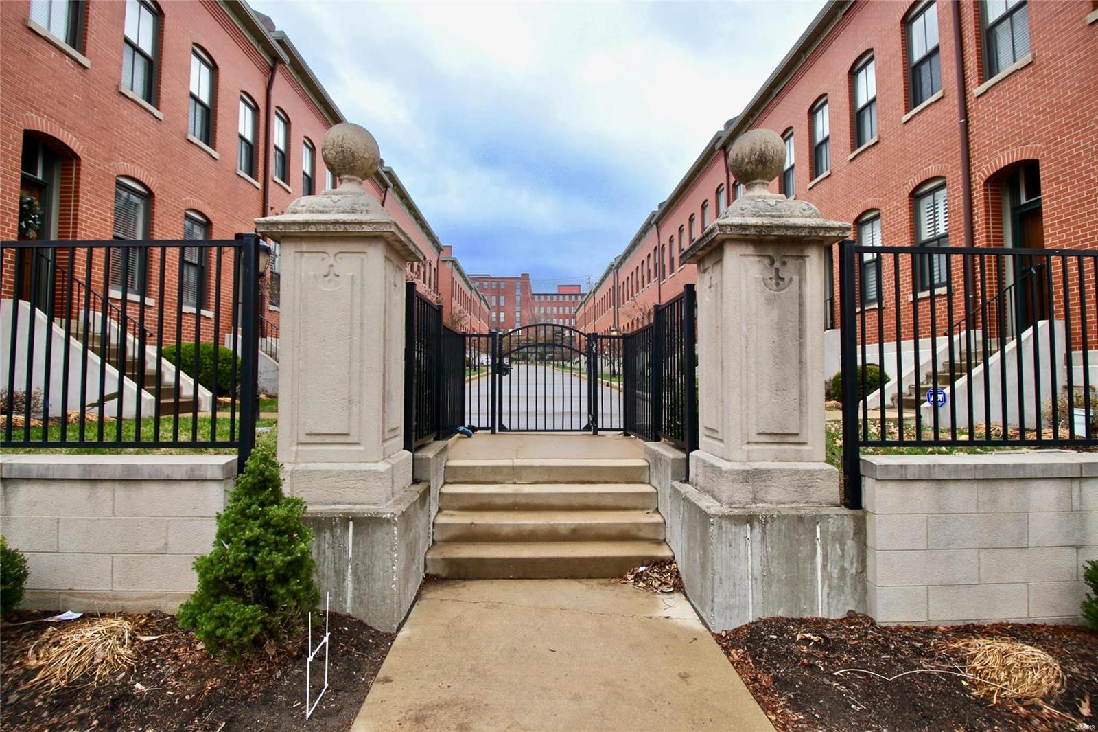 Lafayette Walk Condo 02 - Residential Lease