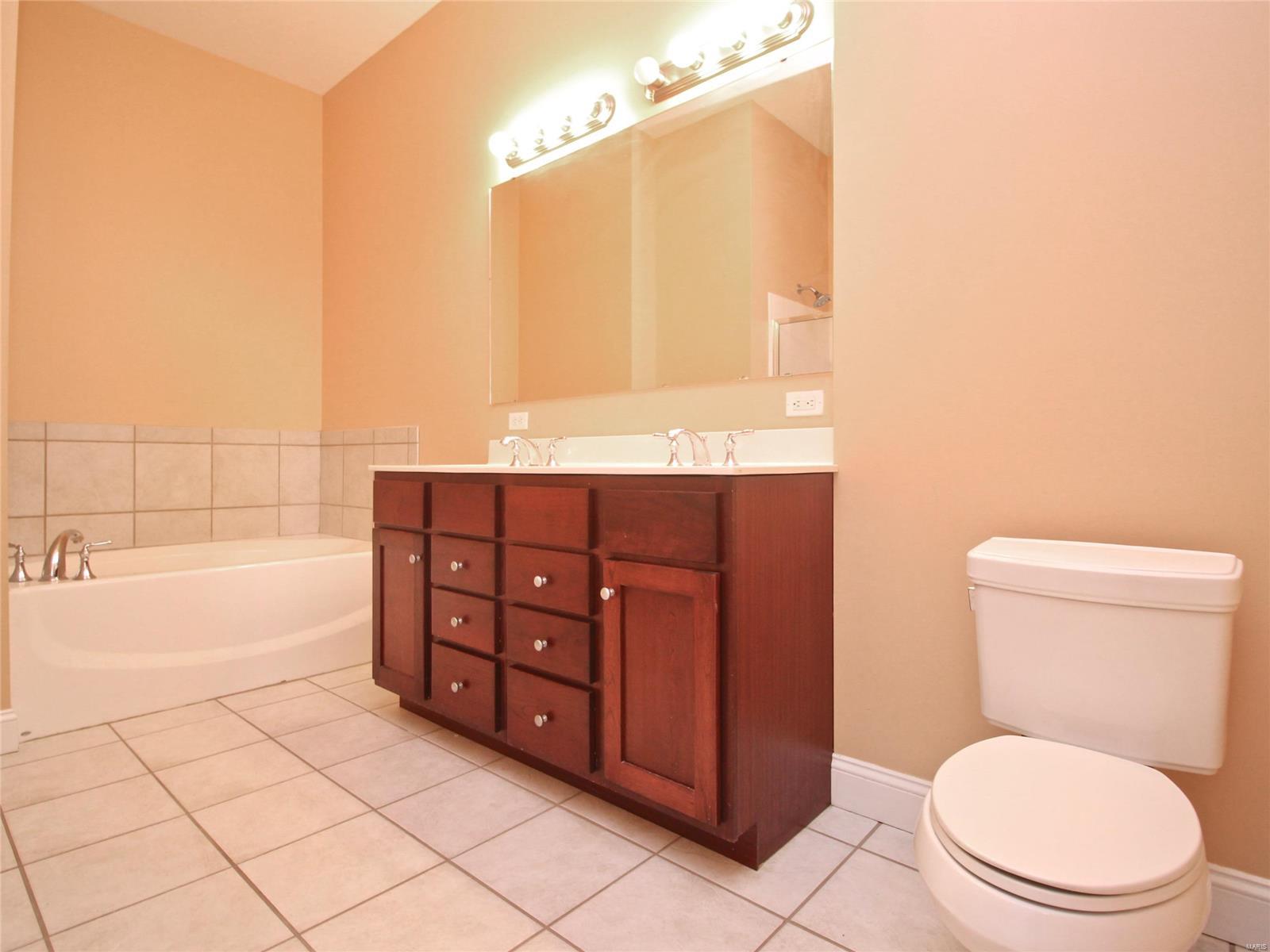 Lafayette Walk Condo 02 - Residential Lease