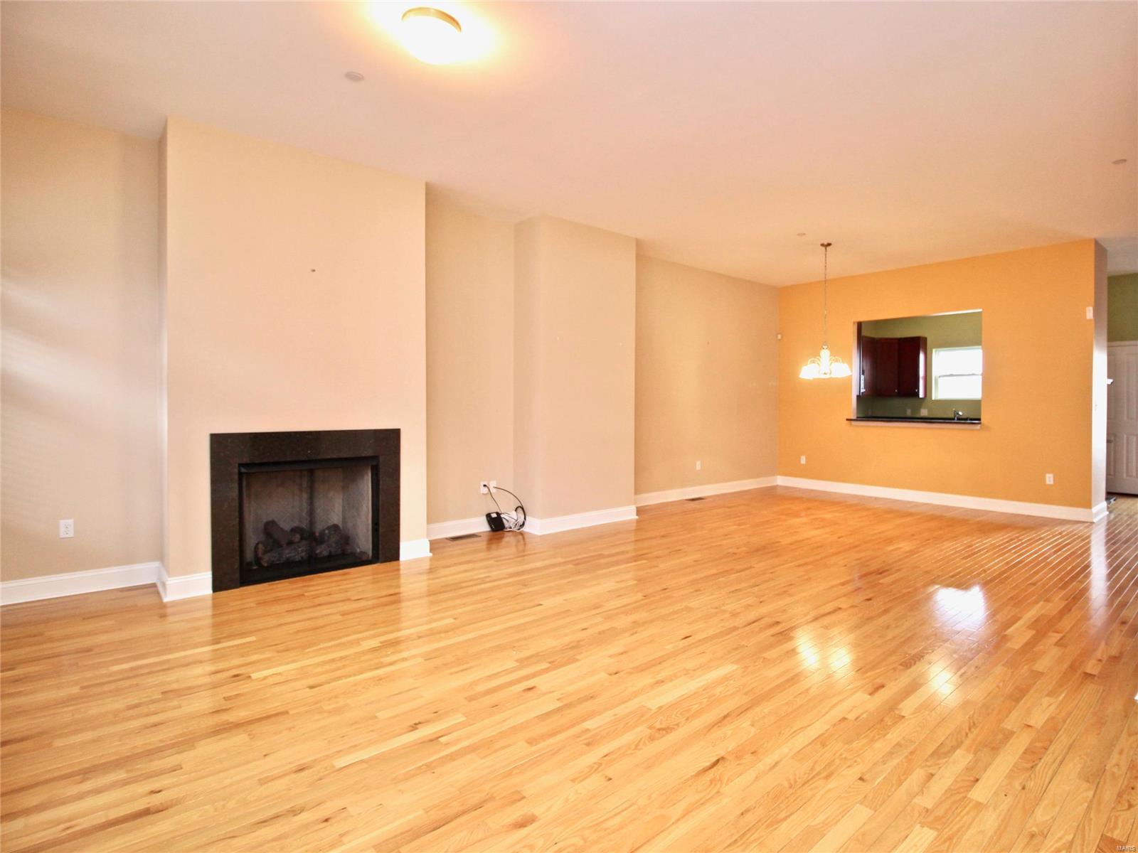 Lafayette Walk Condo 02 - Residential Lease
