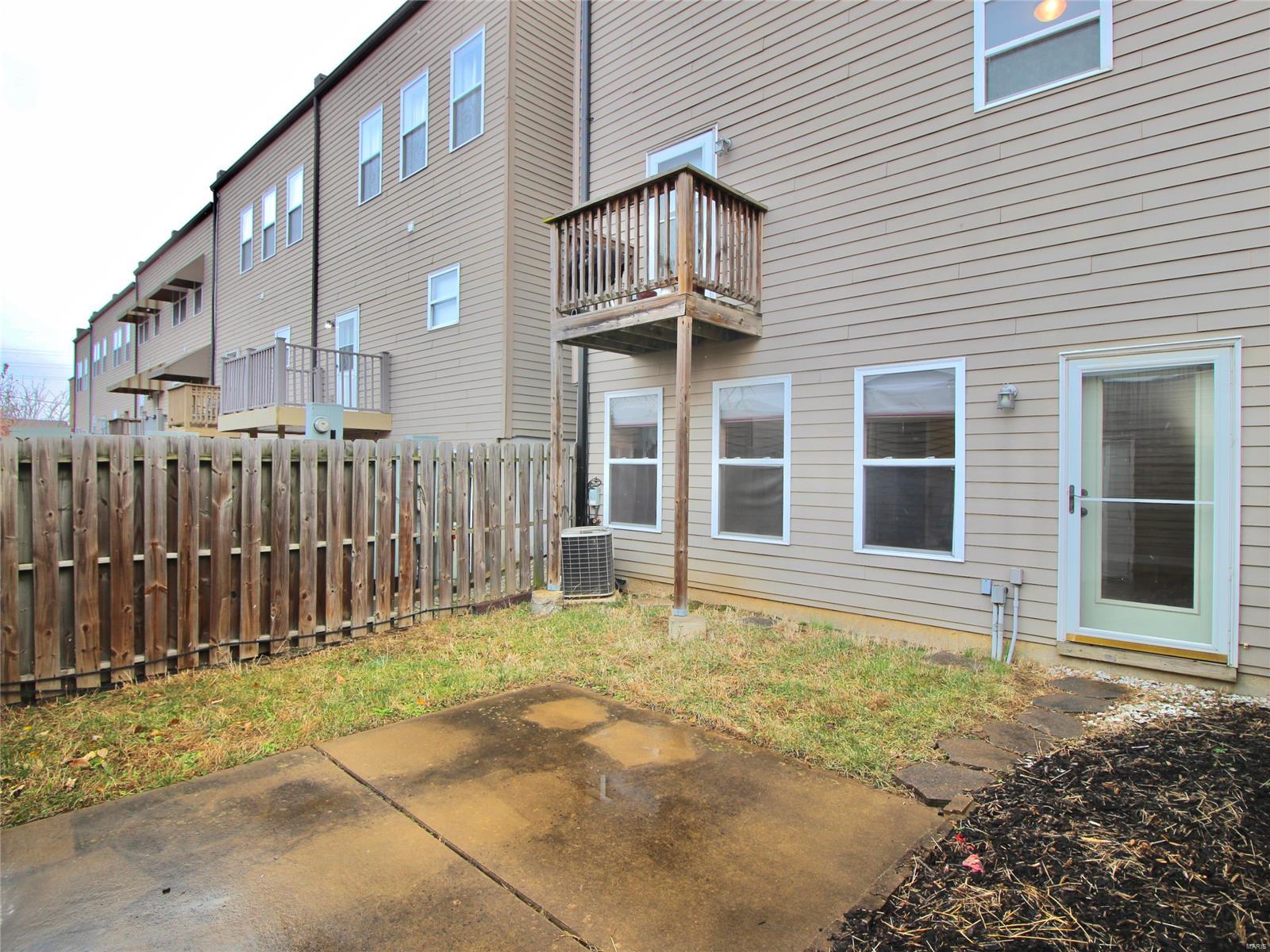 Lafayette Walk Condo 02 - Residential Lease