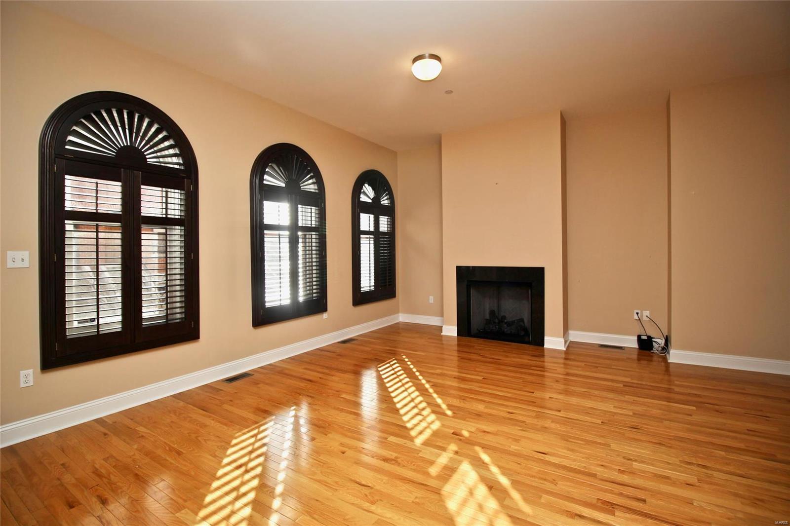 Lafayette Walk Condo 02 - Residential Lease