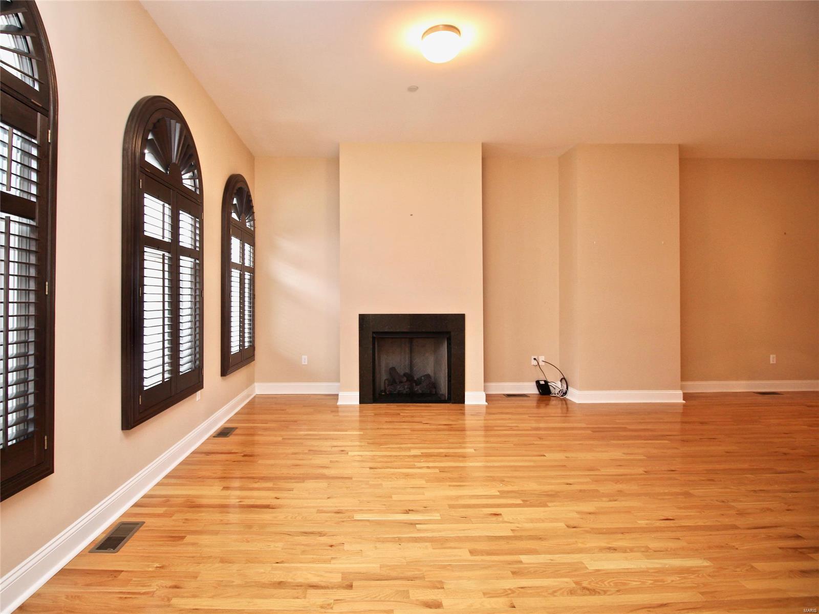 Lafayette Walk Condo 02 - Residential Lease