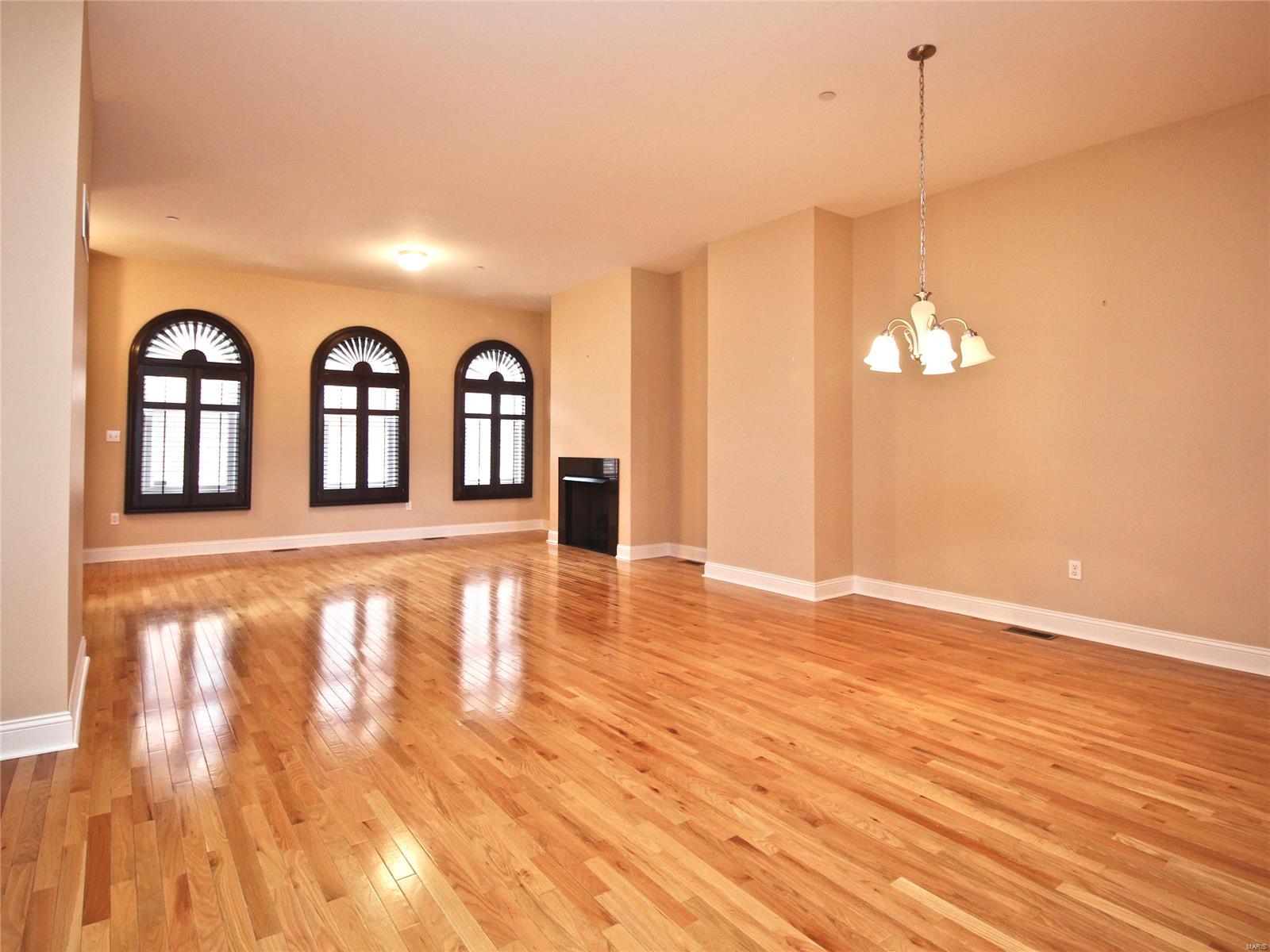 Lafayette Walk Condo 02 - Residential Lease