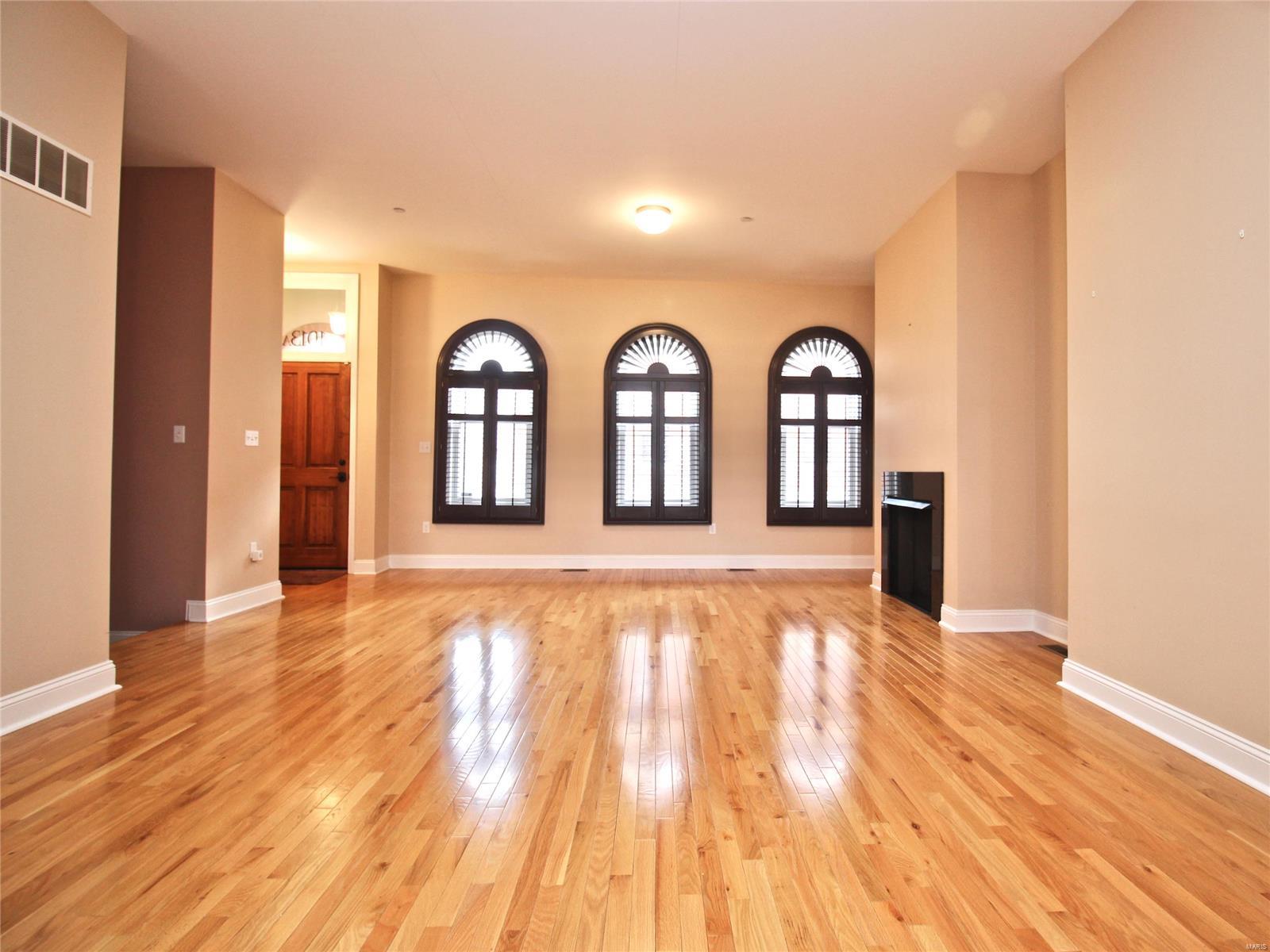 Lafayette Walk Condo 02 - Residential Lease