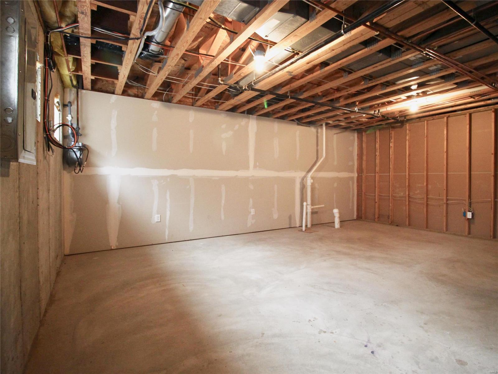 Lafayette Walk Condo 02 - Residential Lease