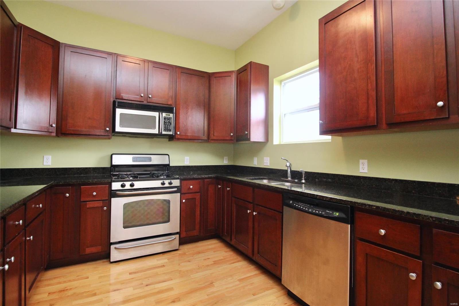 Lafayette Walk Condo 02 - Residential Lease
