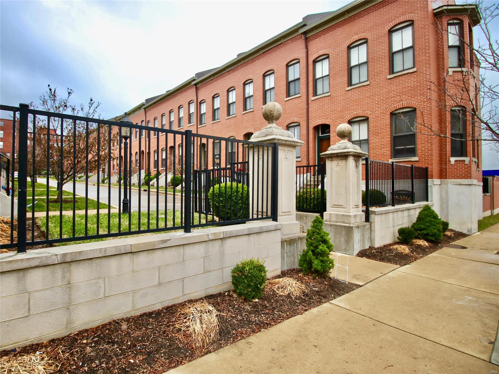 Lafayette Walk Condo 02 - Residential Lease