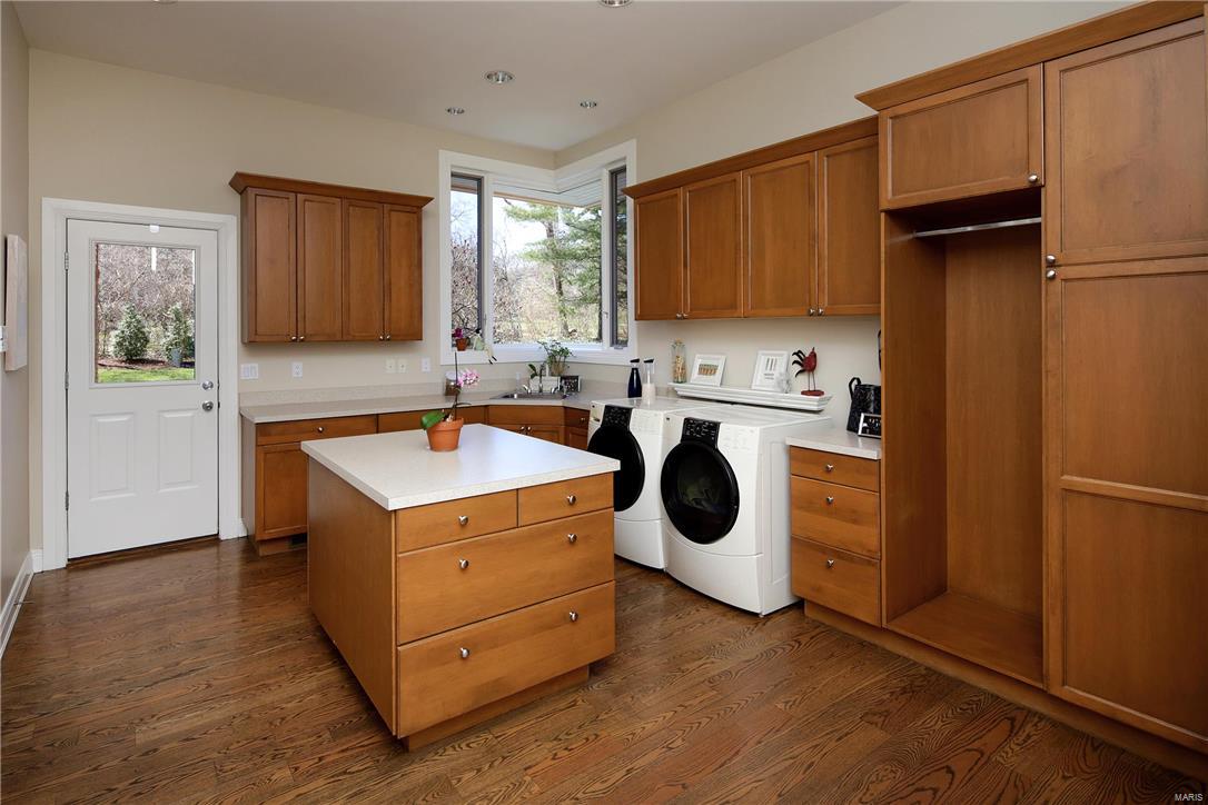 Log Cabin Estates Corr Of - Residential