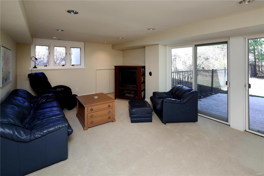 Log Cabin Estates Corr Of - Residential