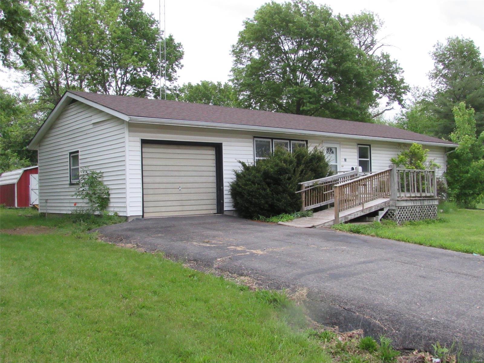 Bowling Green, Missouri 63334, United States, 3 Bedrooms Bedrooms, ,1 BathroomBathrooms,Residential,Pending,58378
