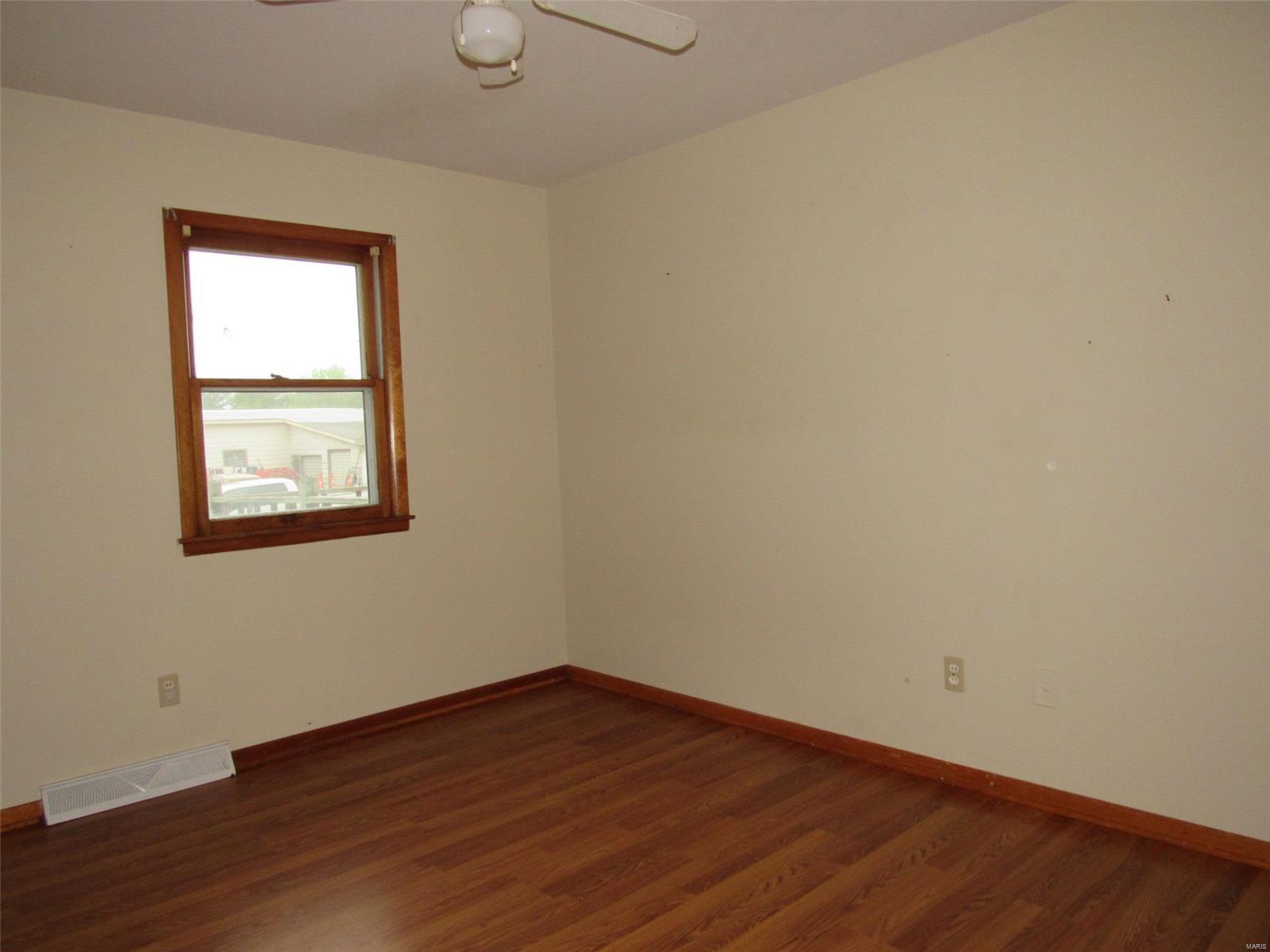 Bowling Green, Missouri 63334, United States, 3 Bedrooms Bedrooms, ,1 BathroomBathrooms,Residential,Pending,58378