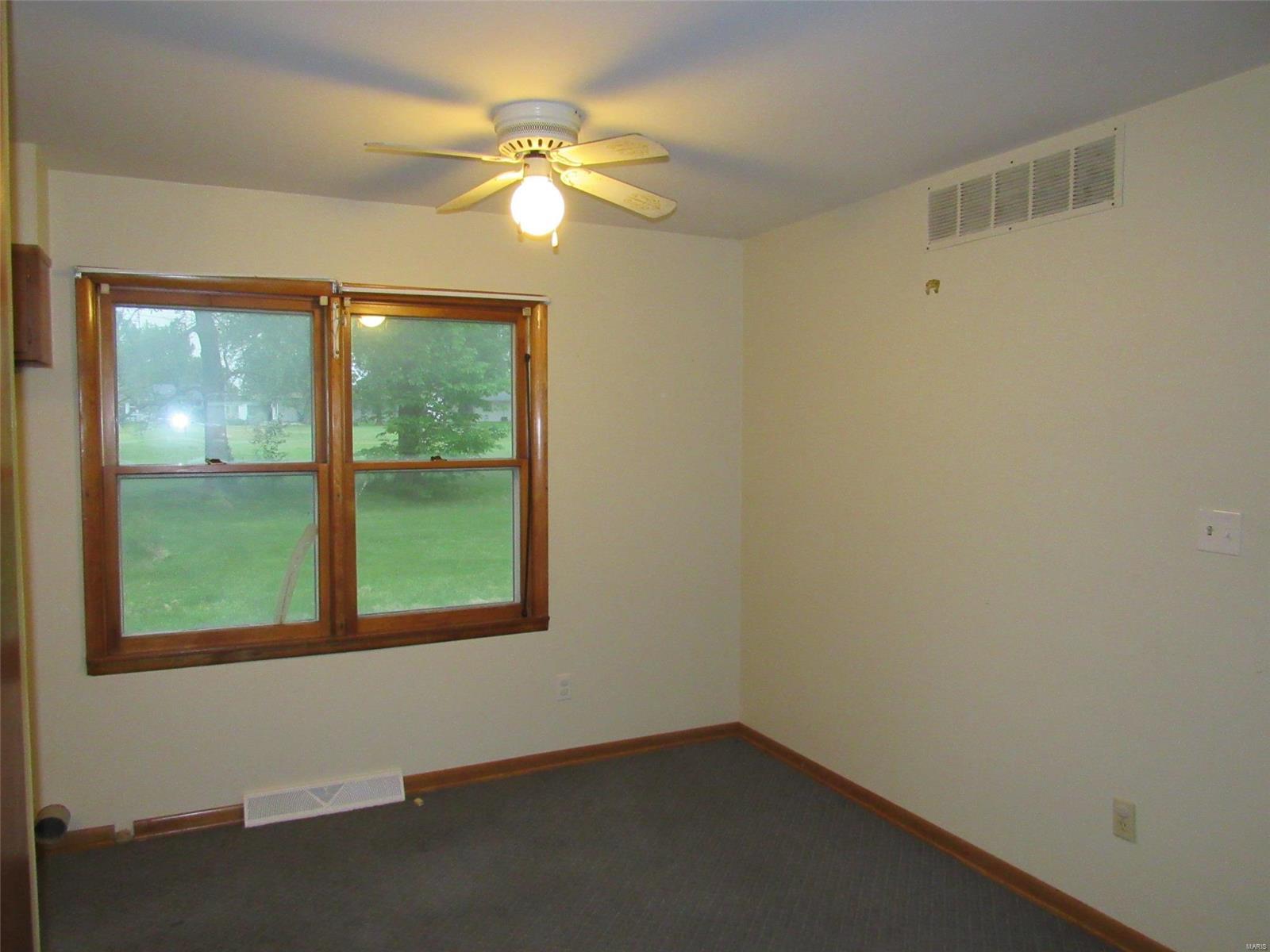Bowling Green, Missouri 63334, United States, 3 Bedrooms Bedrooms, ,1 BathroomBathrooms,Residential,Pending,58378