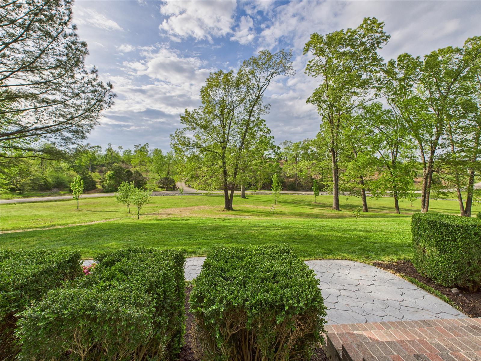 262 Woodland Hill Road