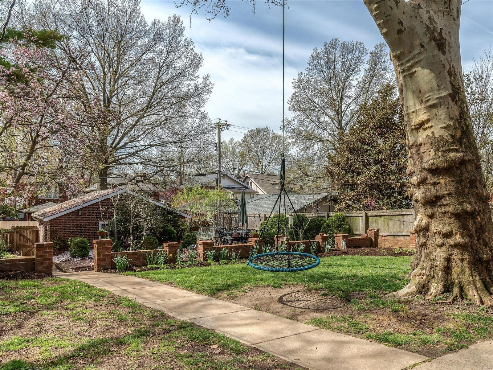 West Portland Place - Residential