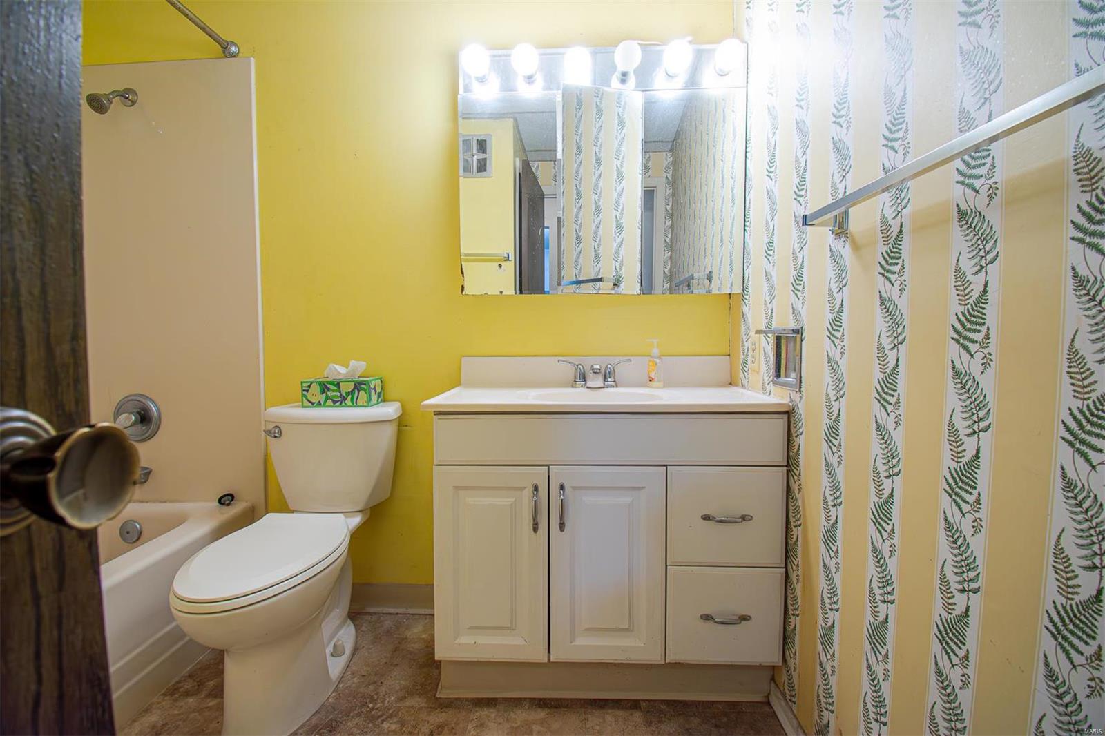Doral Manor - Residential