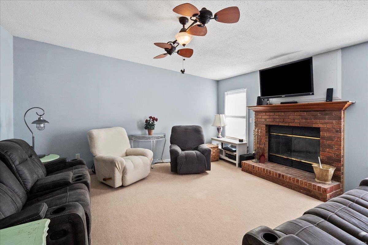 Fenton, Missouri 63026, United States, 3 Bedrooms Bedrooms, ,3 BathroomsBathrooms,Residential,Pending,654