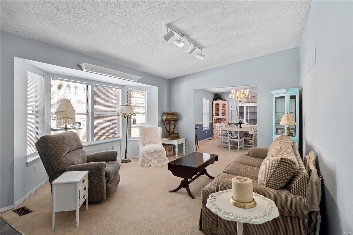 Fenton, Missouri 63026, United States, 3 Bedrooms Bedrooms, ,3 BathroomsBathrooms,Residential,Pending,654