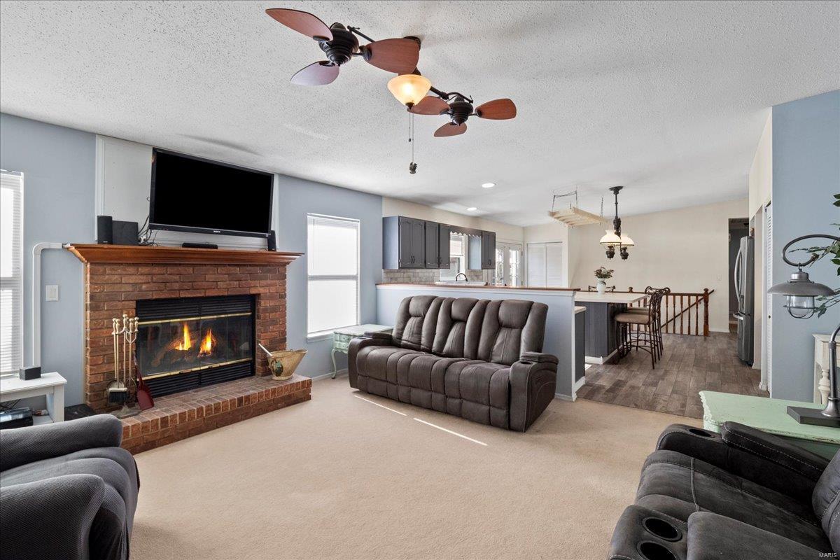 Fenton, Missouri 63026, United States, 3 Bedrooms Bedrooms, ,3 BathroomsBathrooms,Residential,Pending,654