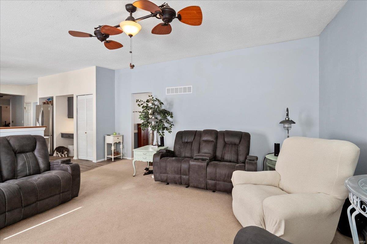 Fenton, Missouri 63026, United States, 3 Bedrooms Bedrooms, ,3 BathroomsBathrooms,Residential,Pending,654