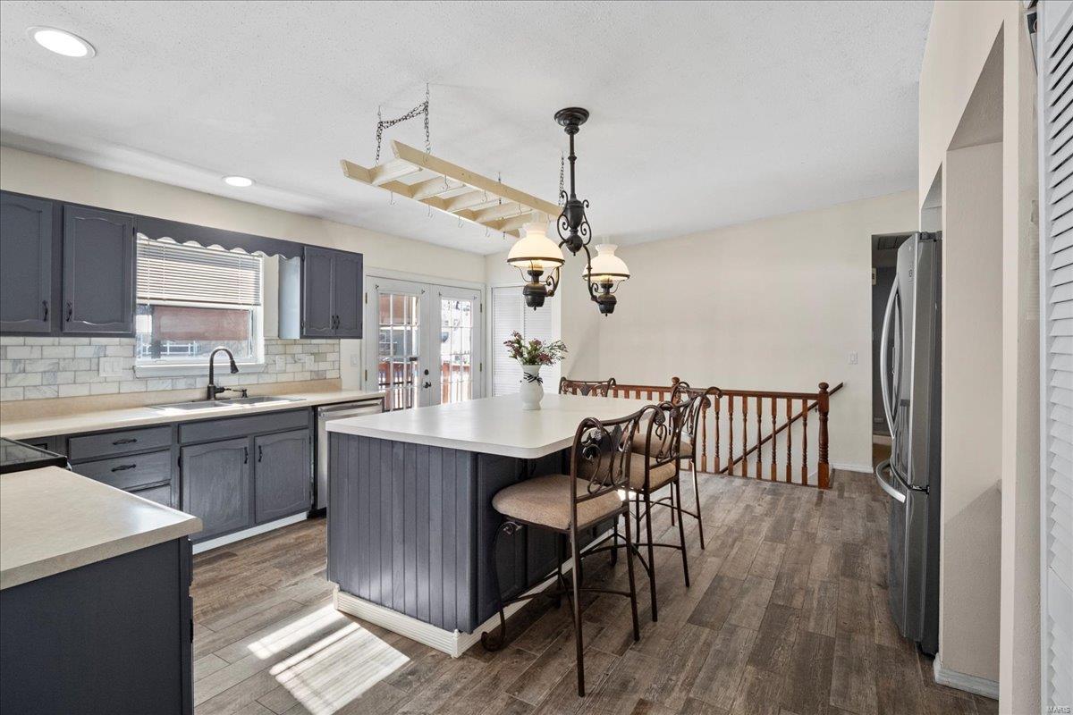 Fenton, Missouri 63026, United States, 3 Bedrooms Bedrooms, ,3 BathroomsBathrooms,Residential,Pending,654