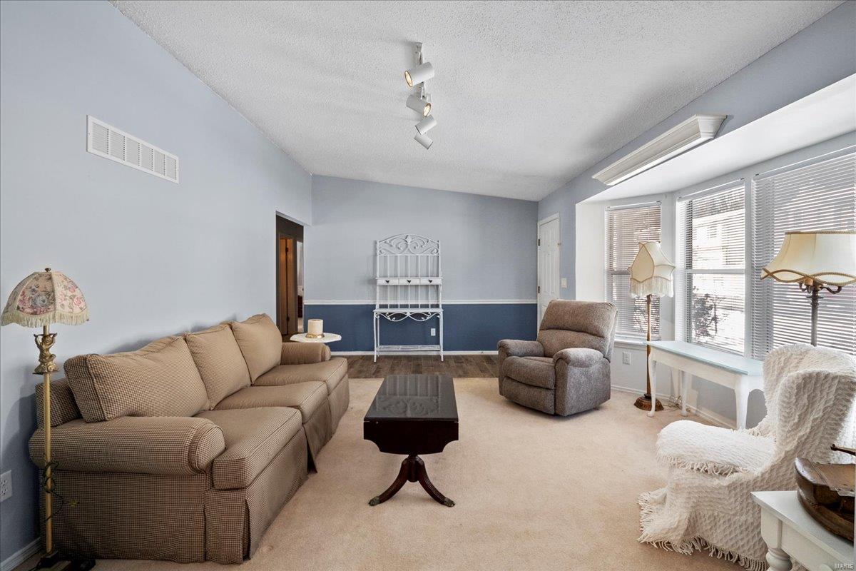 Fenton, Missouri 63026, United States, 3 Bedrooms Bedrooms, ,3 BathroomsBathrooms,Residential,Pending,654