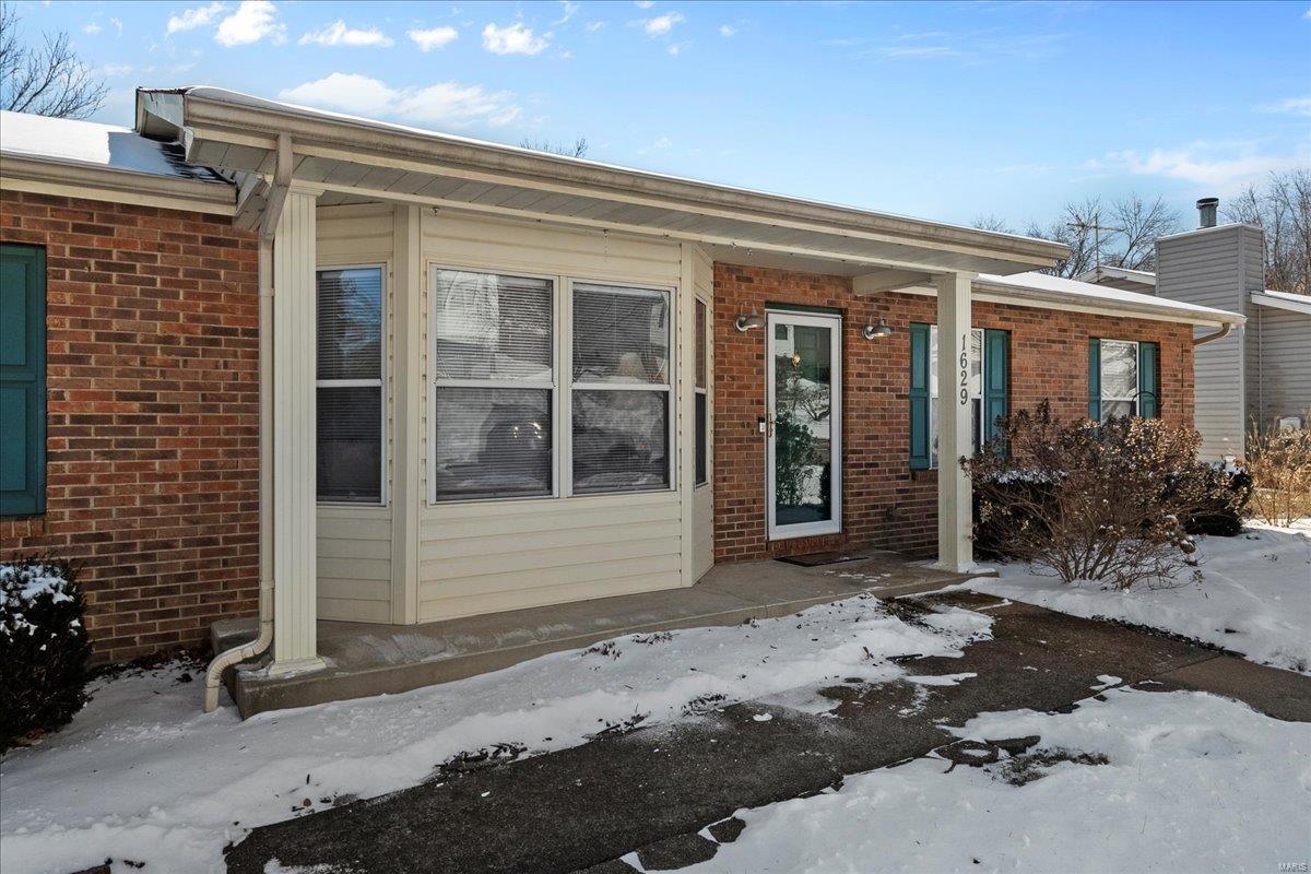 Fenton, Missouri 63026, United States, 3 Bedrooms Bedrooms, ,3 BathroomsBathrooms,Residential,Pending,654