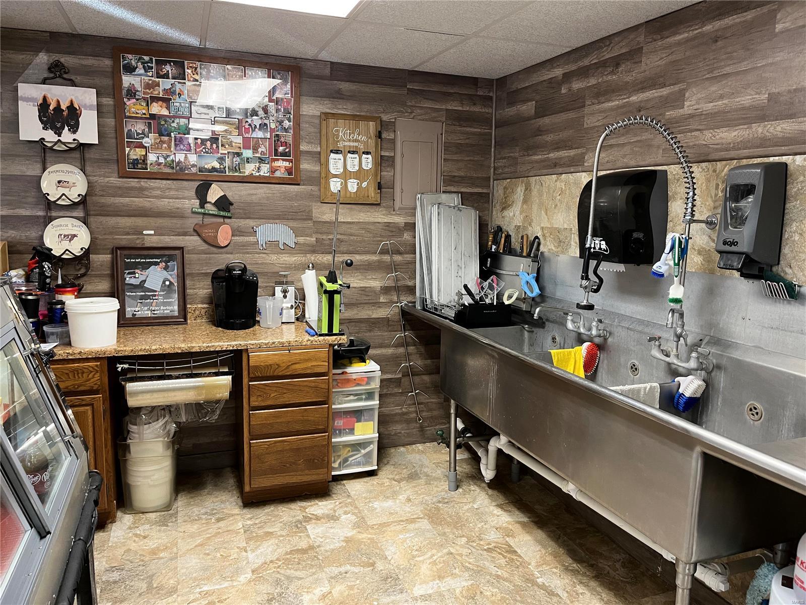 none - Commercial Sale