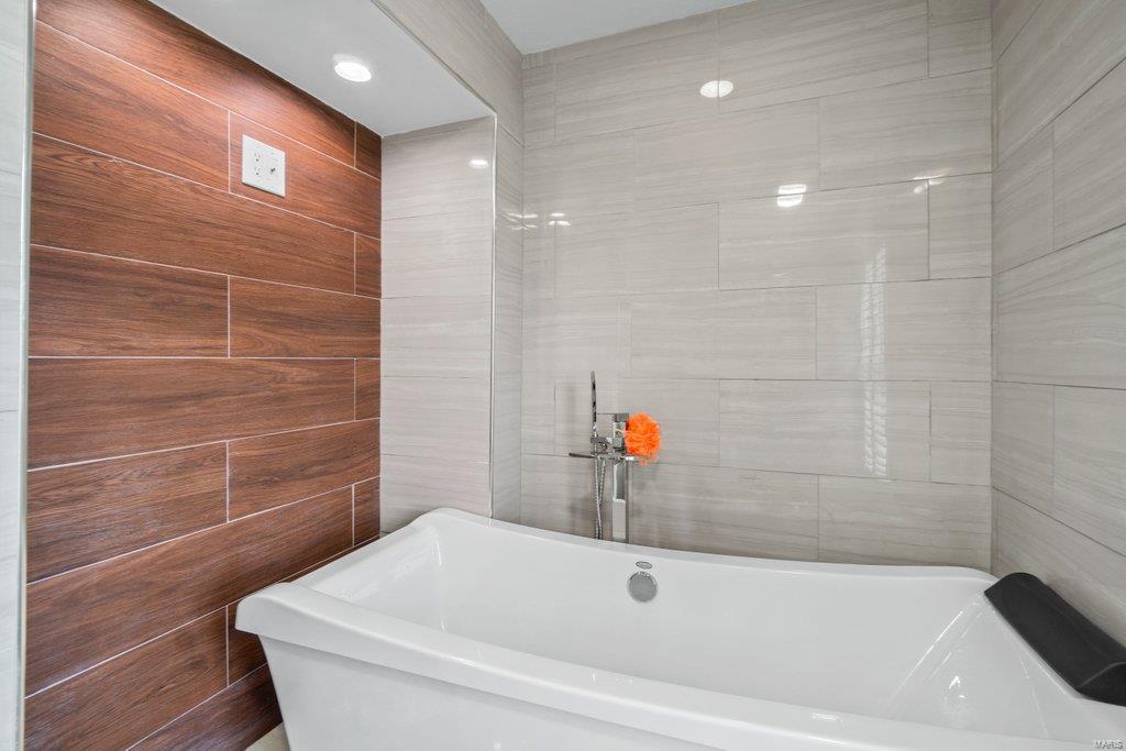 Melrose Place - Residential