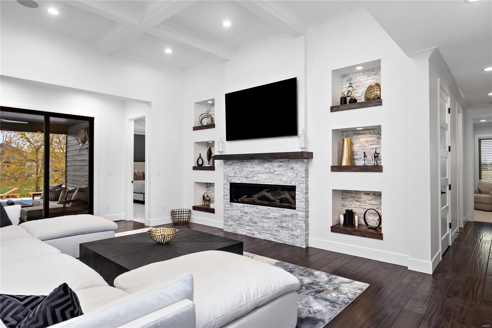 1538 Frost Landing