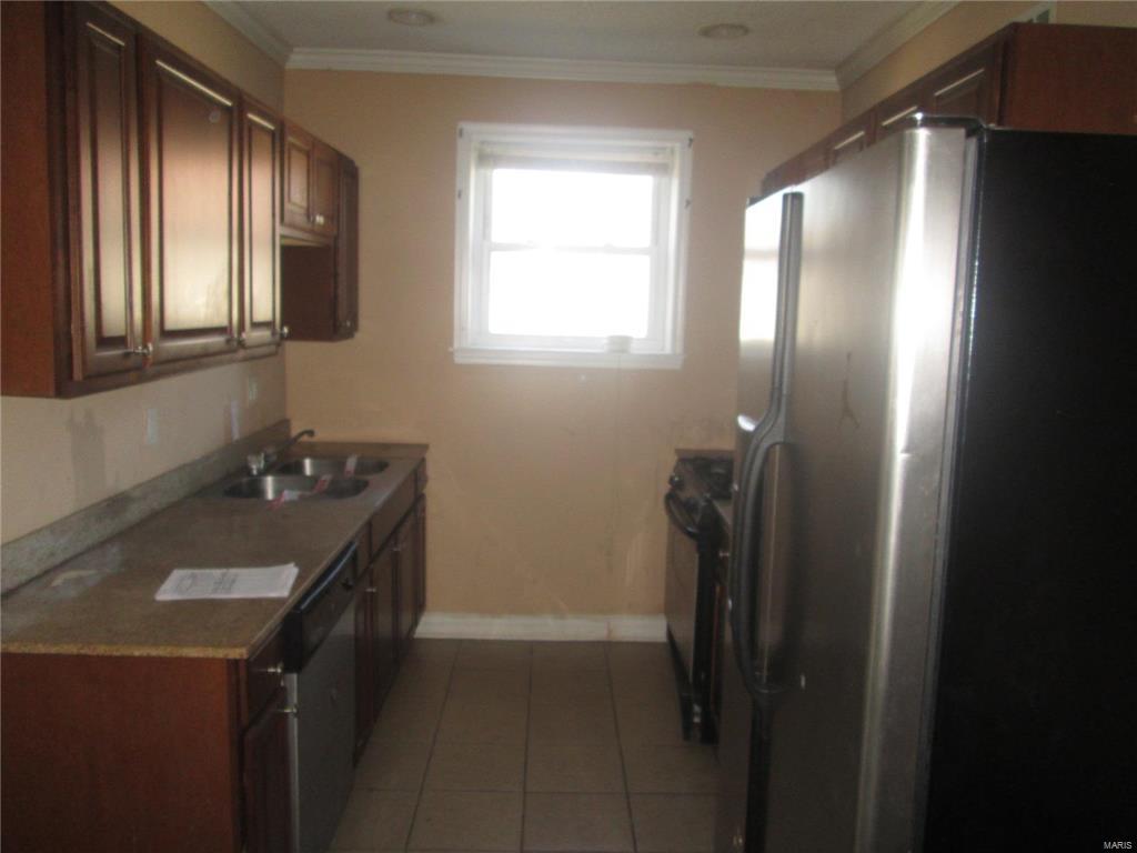 Oleatha Ave Condo - Residential