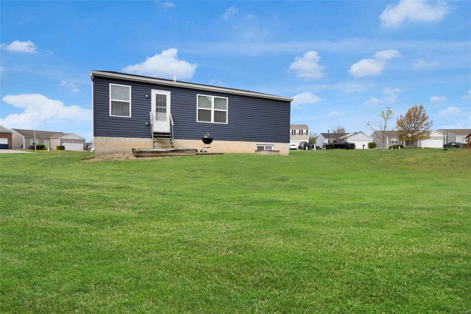 Wentzville, Missouri 63385, United States, 3 Bedrooms Bedrooms, ,2 BathroomsBathrooms,Residential,Pending,109445