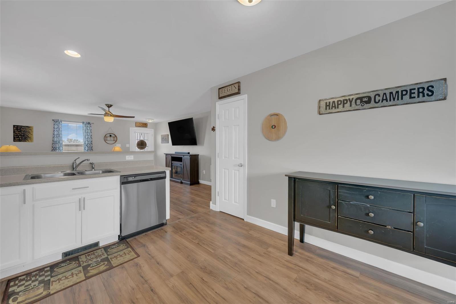 Wentzville, Missouri 63385, United States, 3 Bedrooms Bedrooms, ,2 BathroomsBathrooms,Residential,Pending,109445