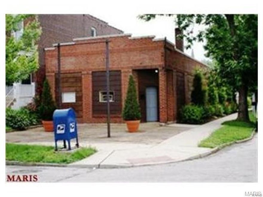 Great building with original tin ceiling.  The covered windows could be opened up to bring in tons of natural light. Very well suited for a neighborhood restaurant or a contractor.  The building has an  open floor plan with a newer HVAC system.  There is an overhead door for easy loading from the storage area. Location: City, Corner Location