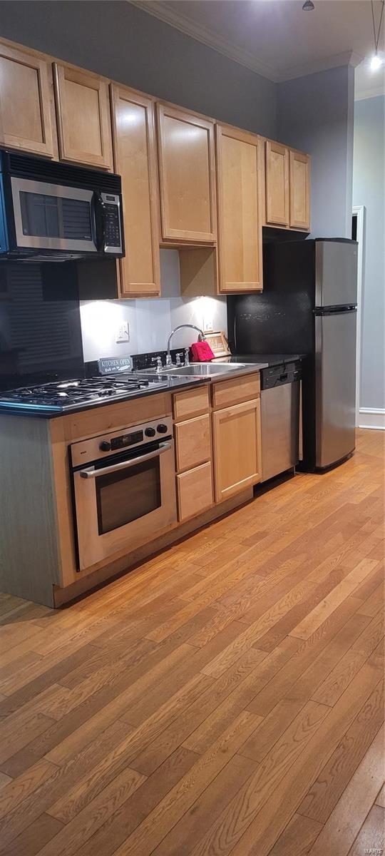 2120 Waverly Place A