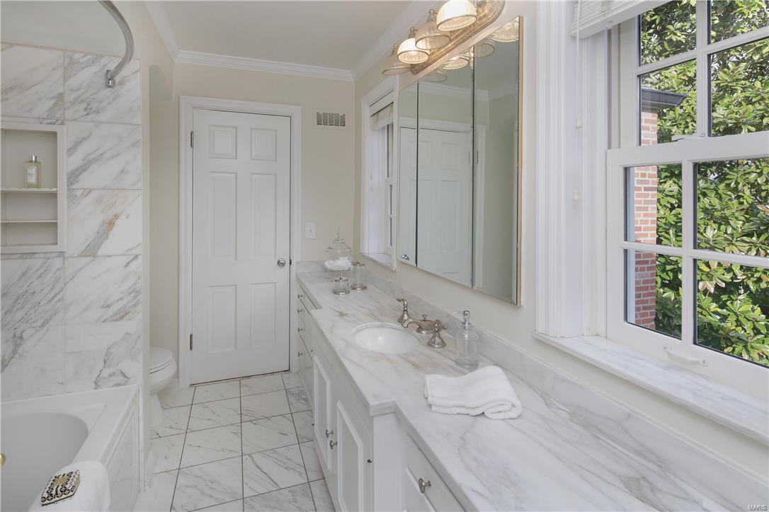 Von Schrader Estate - Residential