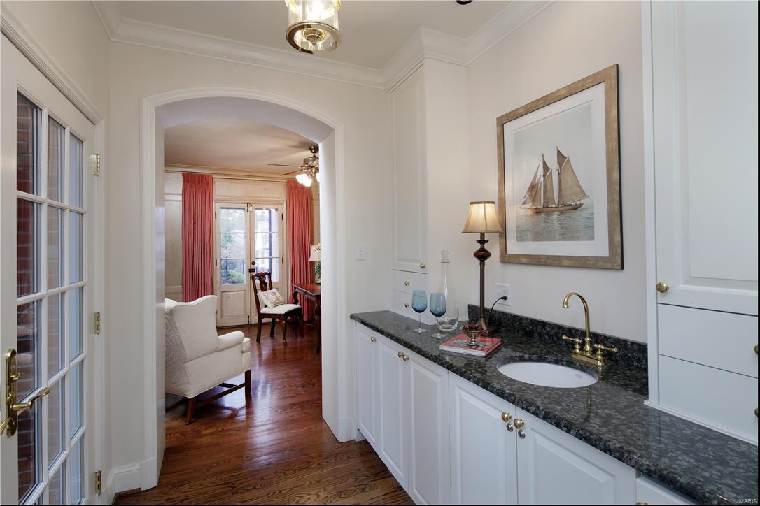 Von Schrader Estate - Residential