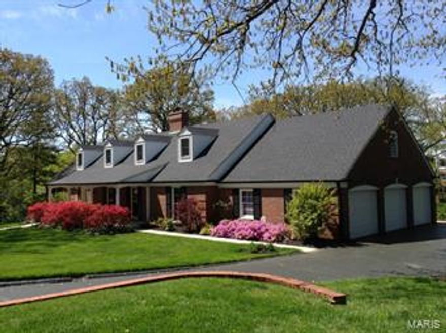 Old world home with an open floor plan for a modern, yet functional feel! Completely renovated,4+bd/4.5ba home in Ladue schools boasts over 5,200sq ft of TLA....every inch has been updated for today's lifestyles.Meticulously maintained with attention to detail, this understated home exudes functional elegance at its best! 2story foyer, LR/DR, extensive millwork, new kitchen, hearth room, office and main floor mstr suite complete the 1st floor.3 generous bdrms & 2 ba on 2nd floor, plus bonus room.This level was expanded to take advantage of dormer space creating bonus room and extra bath.Gleaming wood floors on 1st & 2nd levels.2014 remodel includes all new walkout LL, updated kitchen, painted throughout, new roof, garage doors & interior panel doors.3 car garage with extra long bays, wood deck, patio & pool on private 1ac lot. Wonderful opportunity to live among the area's superb schools, shopping and restaurants! 3D TOUR at http://my.matterport.com/show/?m=ratECcYfrtu
