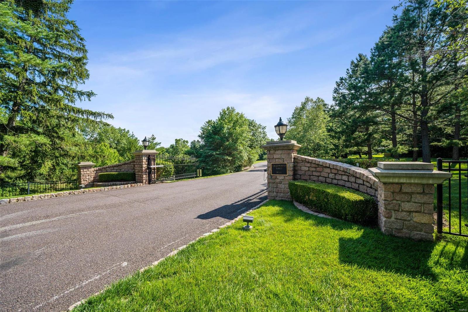 Chesterfield Lakes - Residential