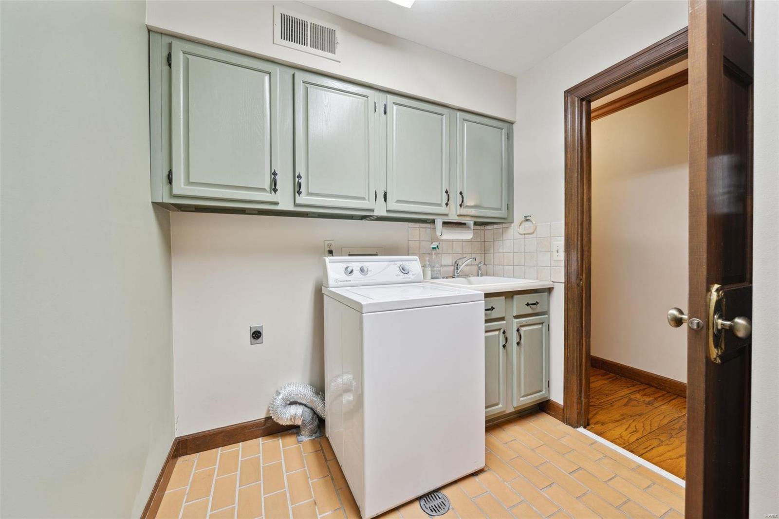 Chesterfield Lakes - Residential