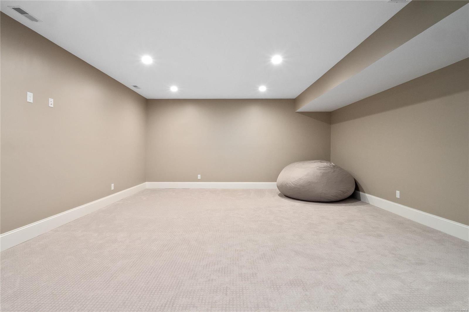 541 South Clay Ave Lt Split - Residential