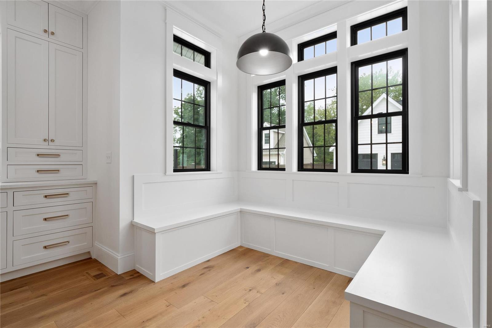 541 South Clay Ave Lt Split - Residential