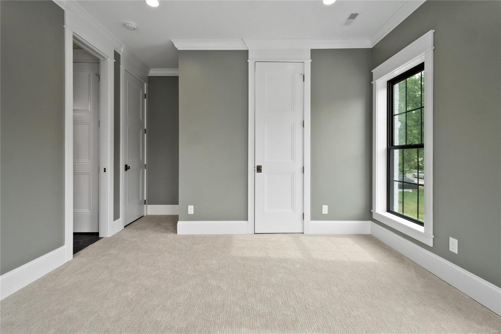 541 South Clay Ave Lt Split - Residential