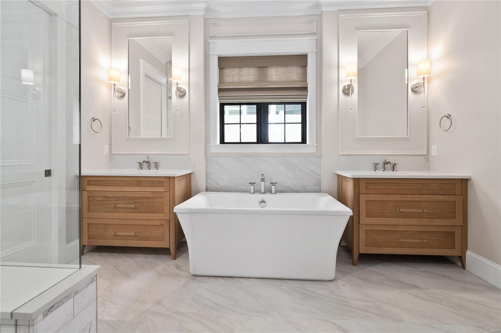 541 South Clay Ave Lt Split - Residential