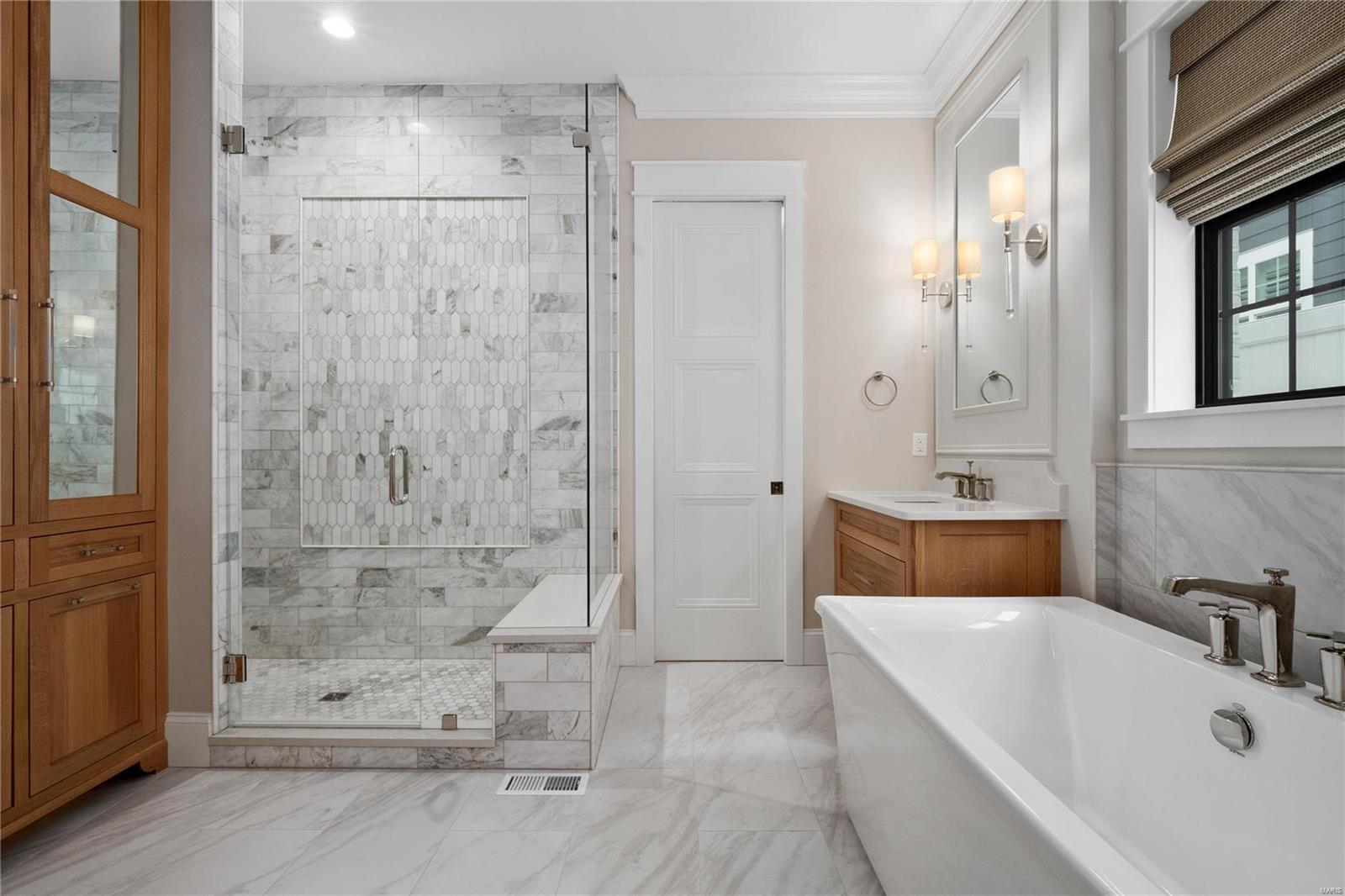 541 South Clay Ave Lt Split - Residential